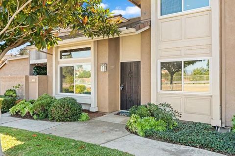 Photo of 17597 Fairlie Road, San Diego, CA 92128 (MLS # PTP2601223)