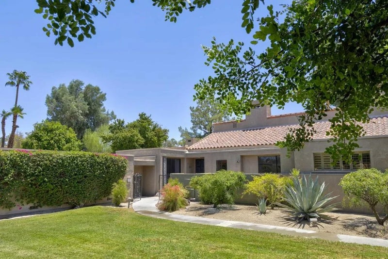 552 Desert West Drive