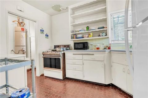 Tiny photo for 911 Hawaiian Ave, Wilmington, CA 90744 (MLS # DW25239933)