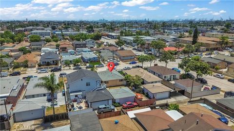 Tiny photo for 911 Hawaiian Ave, Wilmington, CA 90744 (MLS # DW25239933)