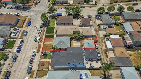 Tiny photo for 911 Hawaiian Ave, Wilmington, CA 90744 (MLS # DW25239933)