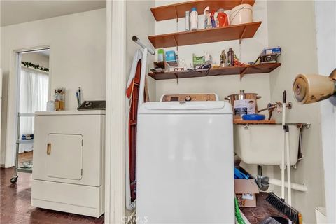 Tiny photo for 911 Hawaiian Ave, Wilmington, CA 90744 (MLS # DW25239933)