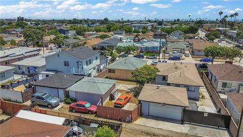 Tiny photo for 911 Hawaiian Ave, Wilmington, CA 90744 (MLS # DW25239933)