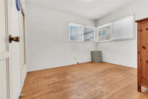 Tiny photo for 911 Hawaiian Ave, Wilmington, CA 90744 (MLS # DW25239933)