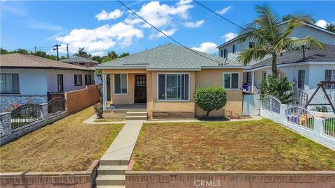Photo of 911 Hawaiian Ave, Wilmington, CA 90744 (MLS # DW25239933)