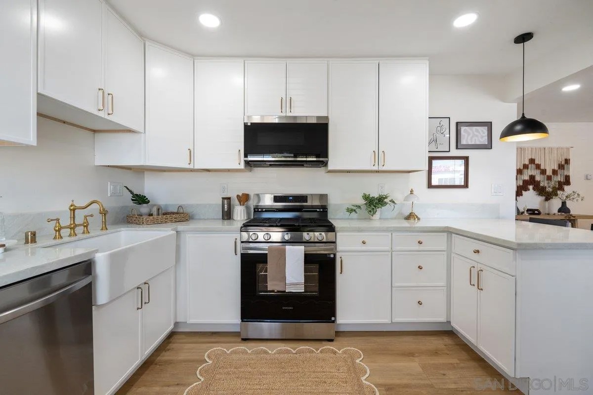 736-738 18th Street