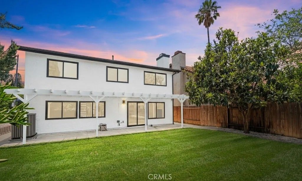 Photo of 19701 Blythe Street, Winnetka, CA 91306 (MLS # SR26023669)