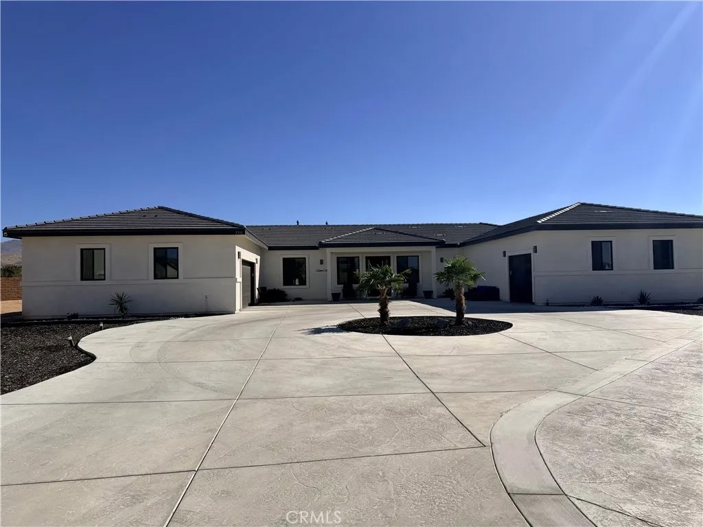 3711 W Avenue M11