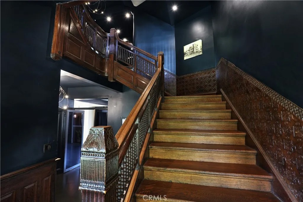 801 E Edgeware Road