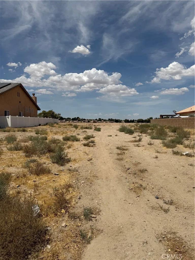 Photo of 14902 Rivers Edge Rd, Helendale, CA 92342 (MLS # HD26162444)