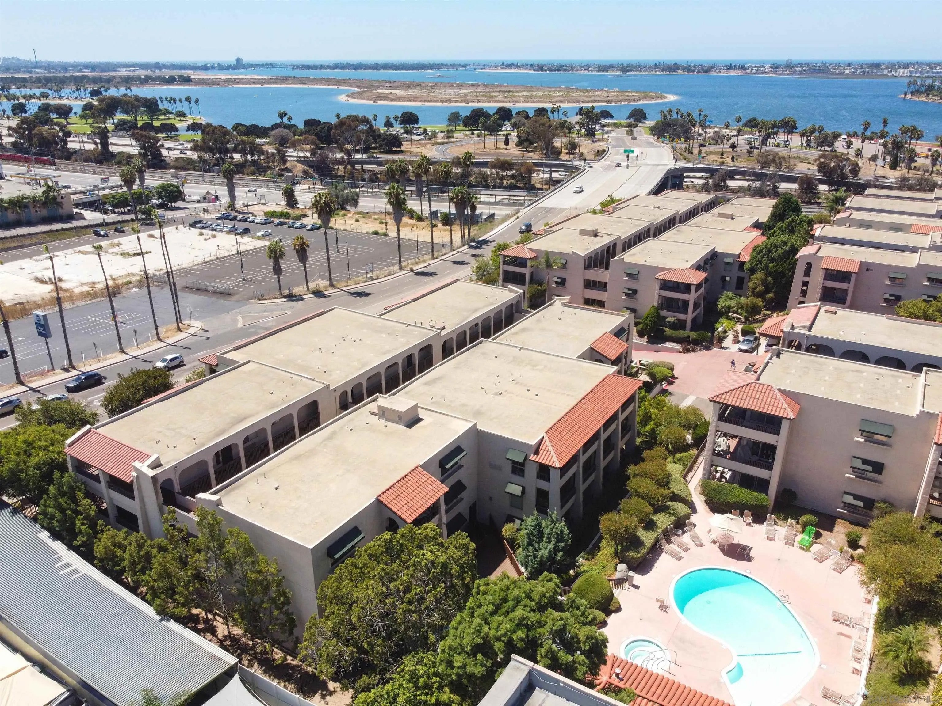 2540 Clairemont Dr 307