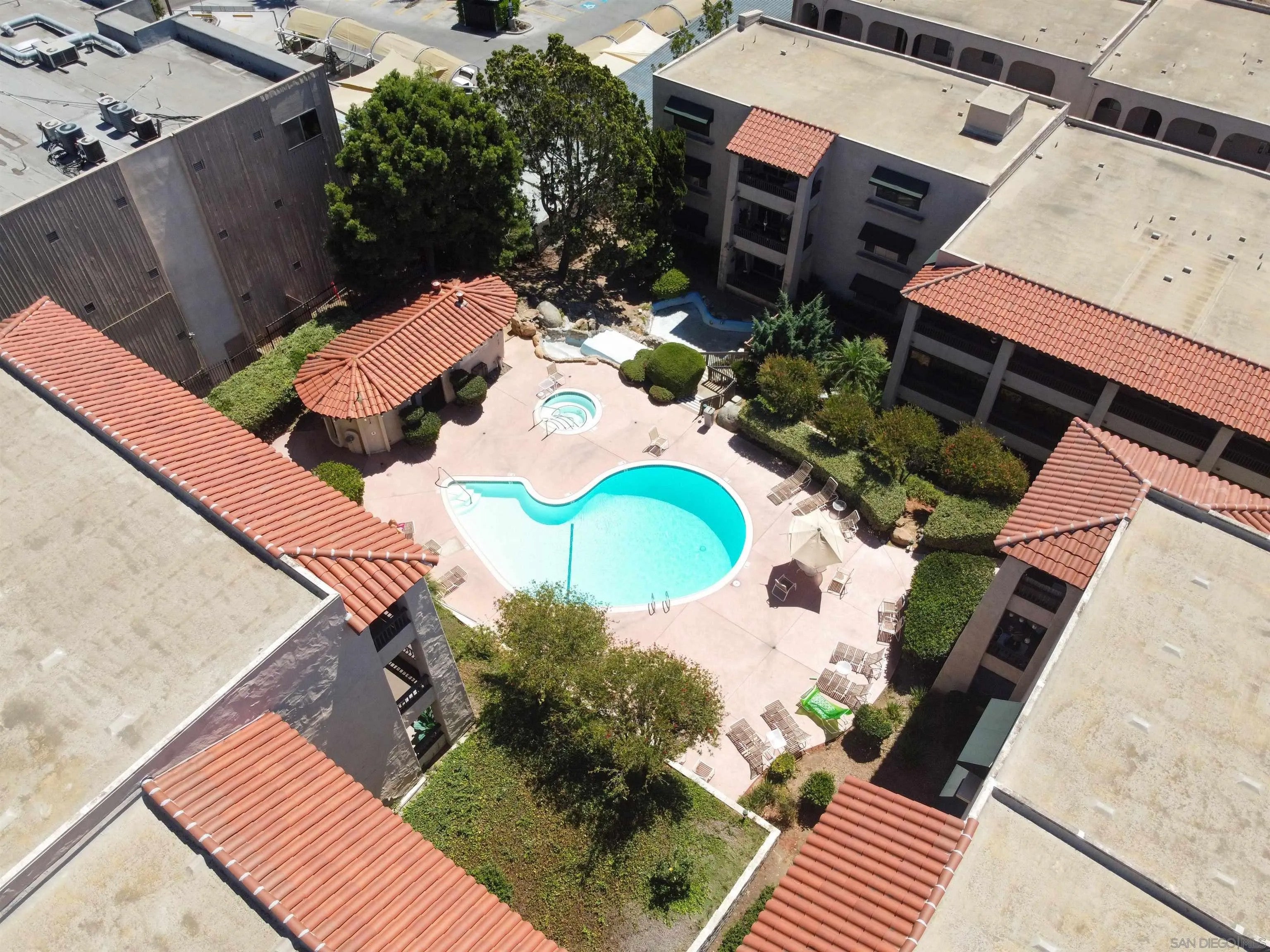 2540 Clairemont Dr 307