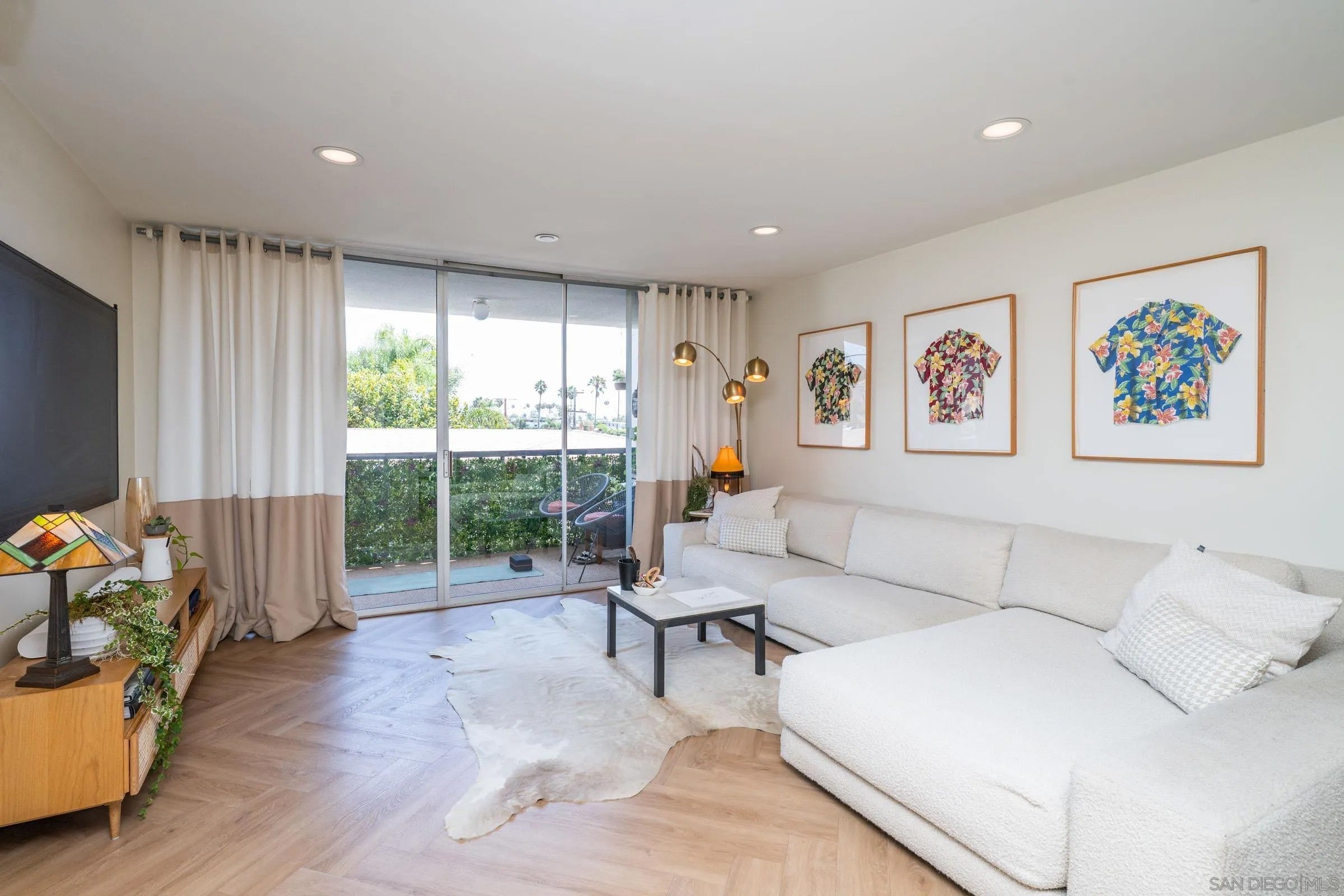 727 Sapphire St 312