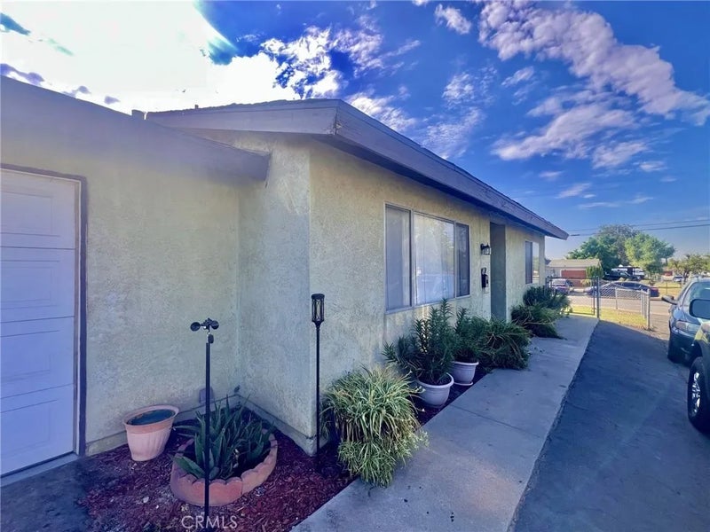 17352 Valencia