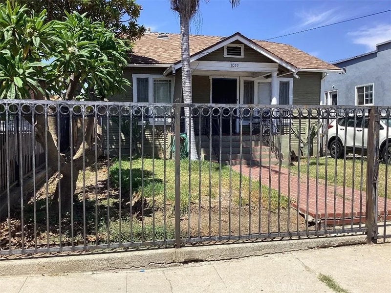 1059 Thornton