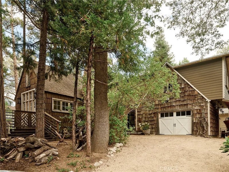 255 Hemlock