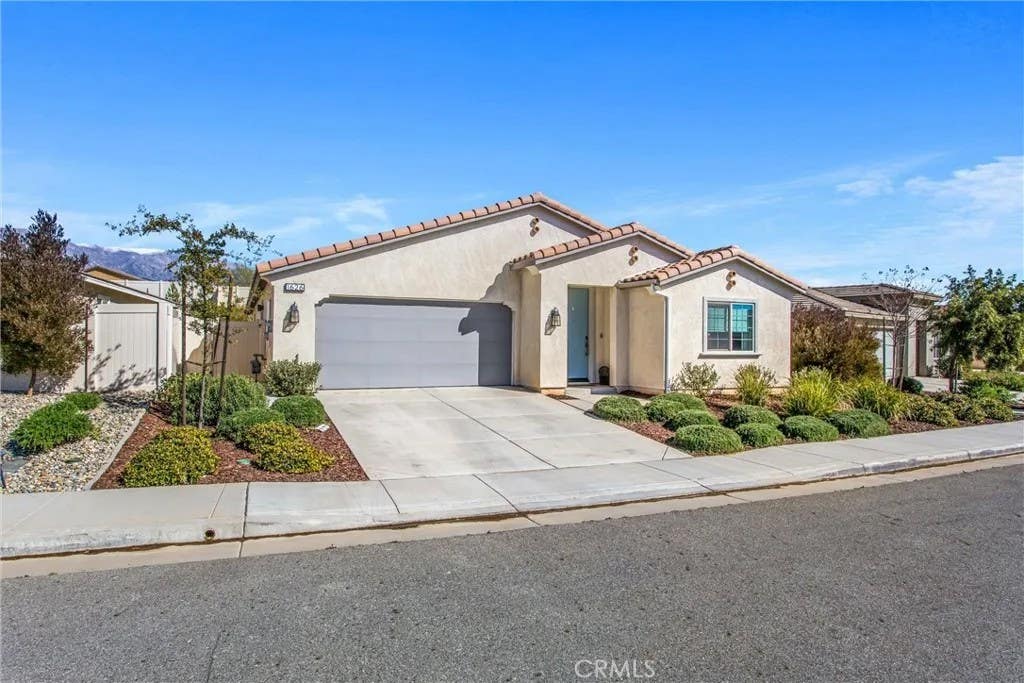 Photo of 1626 Easton Ln, Beaumont, CA 92223 (MLS # IG26024785)