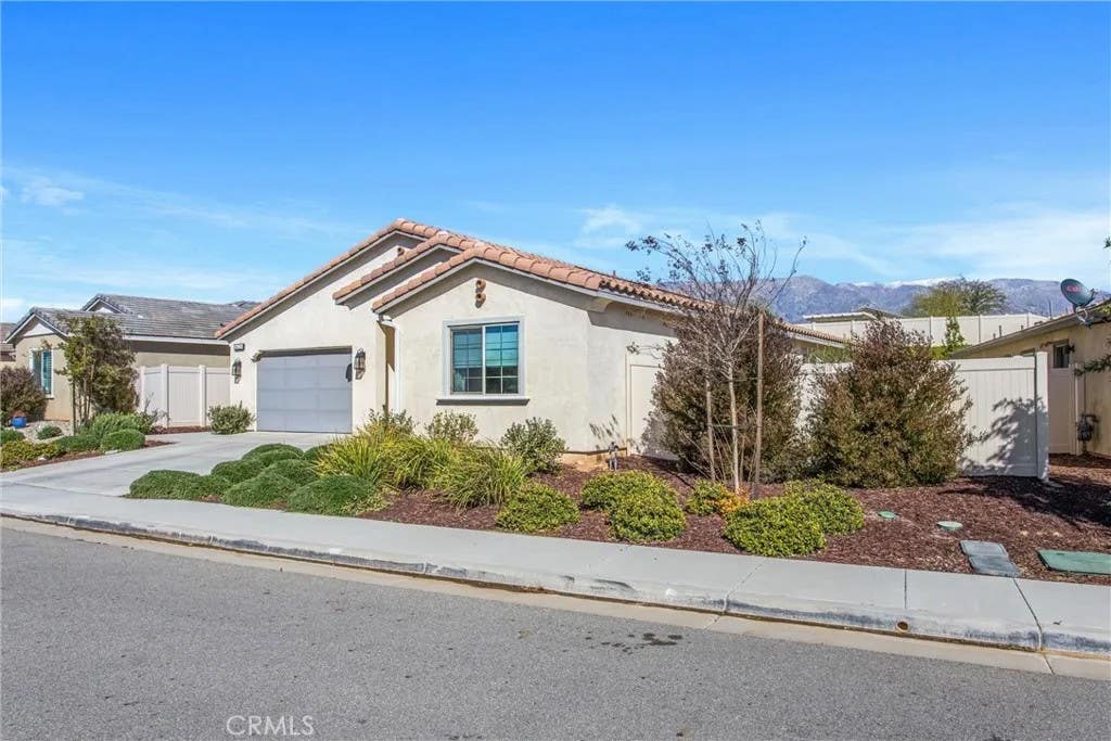 Photo of 1626 Easton Ln, Beaumont, CA 92223 (MLS # IG26024785)