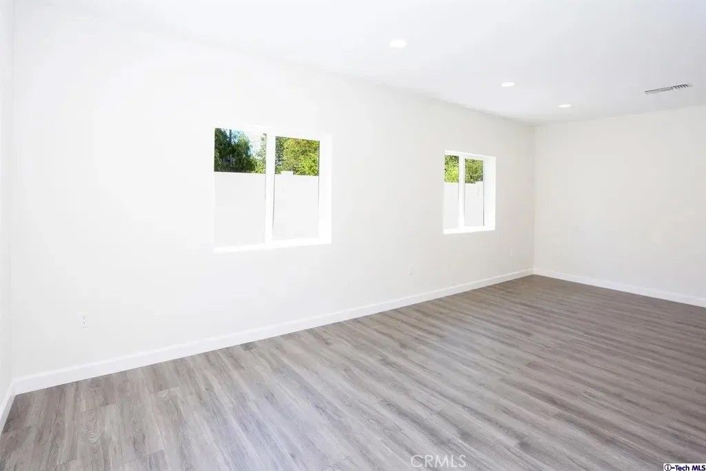 Photo of 7521 Milwood Avenue, Canoga Park, CA 91303 (MLS # GD25270226)
