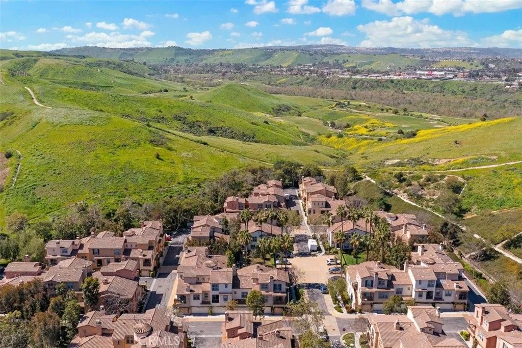 Photo of 34 Marcilla, Ladera Ranch, CA 92694 (MLS # OC26107229)