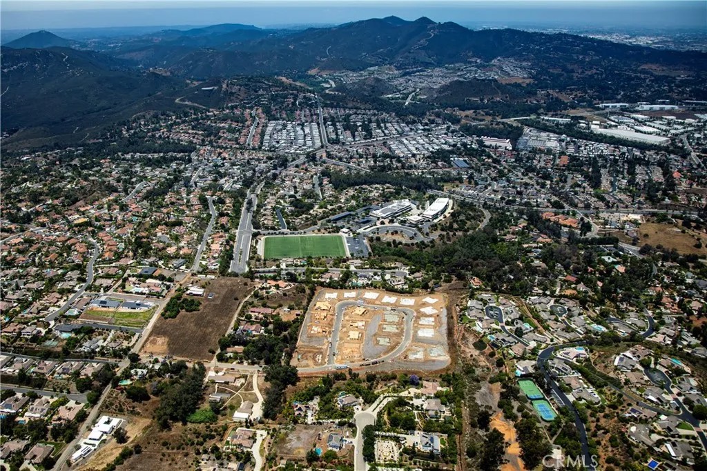 1351 Amanda Glen South