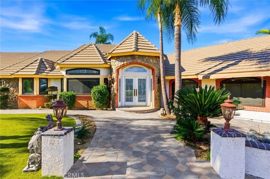 Photo of 16575 Bonanza Dr, Riverside, CA 92504 (MLS # IG26016966)