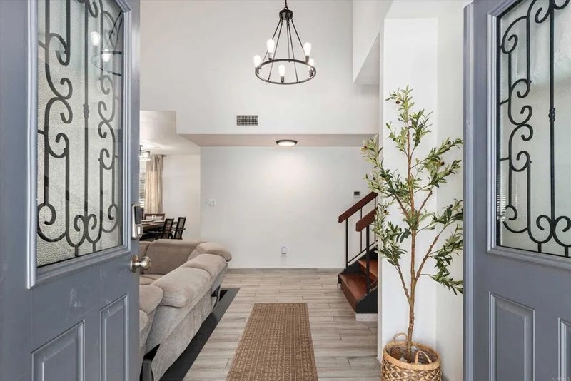 1025 Arroyo Dr