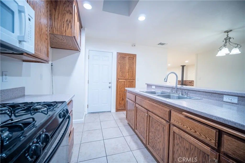 Photo of 50 Rosita Way, Oroville, CA 95966 (MLS # SN25280129)