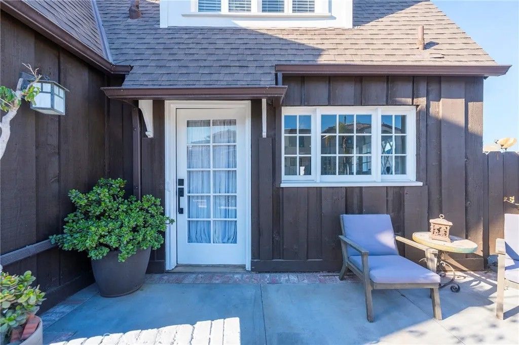 Photo of 1835 Manhattan Ave, Hermosa Beach, CA 90254 (MLS # SB26000664)