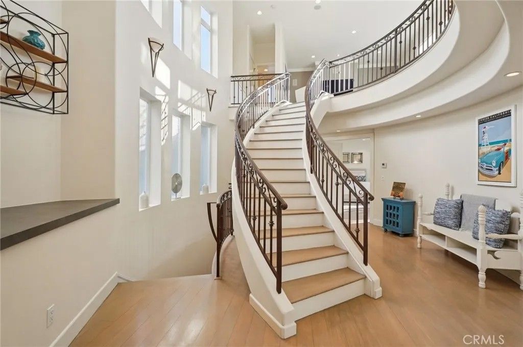 Photo of 654 5th Street, Hermosa Beach, CA 90254 (MLS # SB26003684)