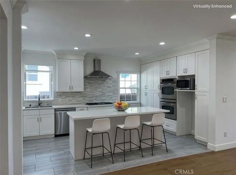 Tiny photo for 1019 S Gramercy Dr, Los Angeles, CA 90019 (MLS # SR25243995)