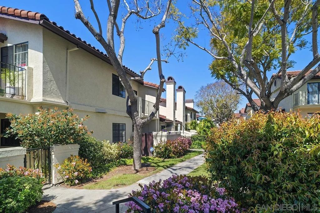Photo of 4235 Porte De Palmas #181, San Diego, CA 92122 (MLS # 260010660)
