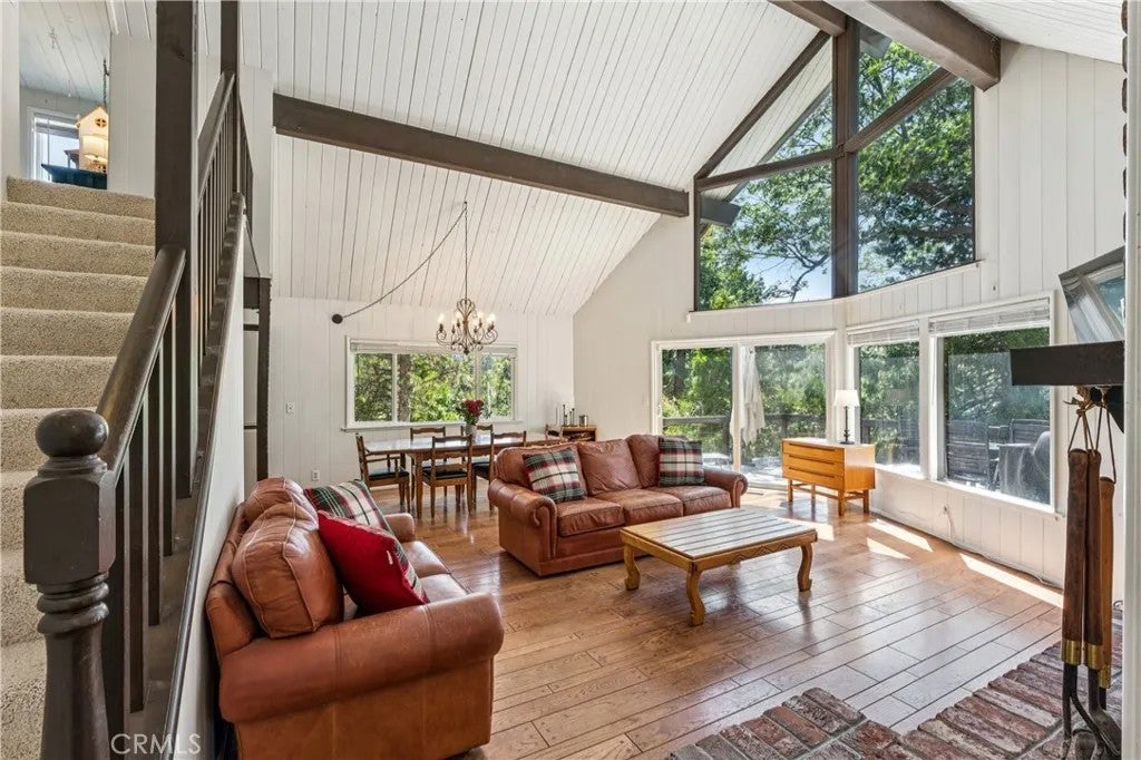 686 Grass Valley