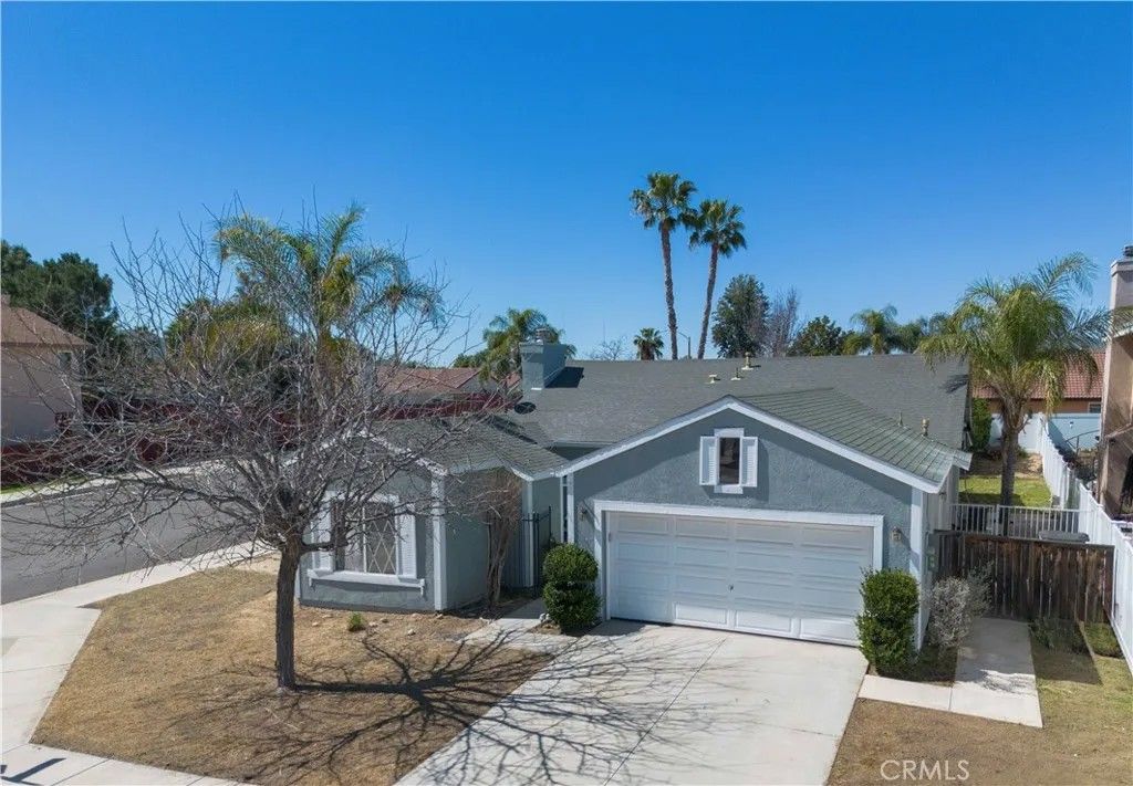 Photo of 1393 Rabbit Peak Way, Hemet, CA 92545 (MLS # IV26061396)