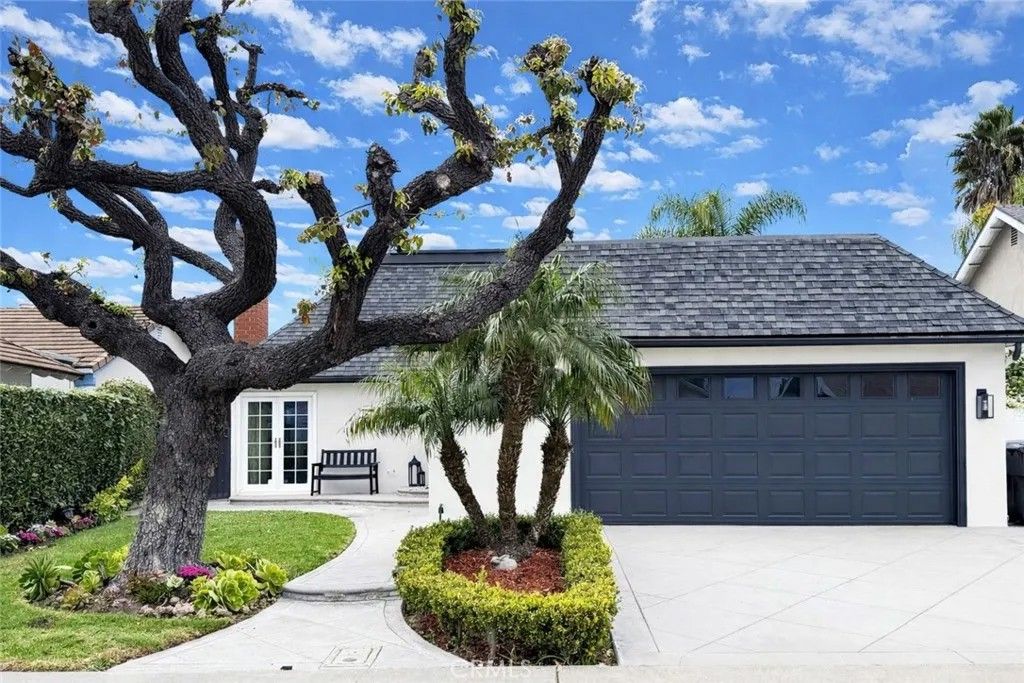 Photo of 10763 El Centro Avenue, Fountain Valley, CA 92708 (MLS # OC25281181)