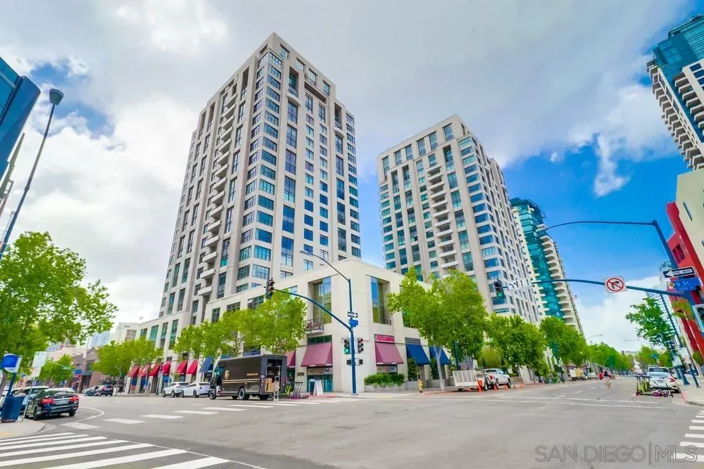 645 Front St 2201
