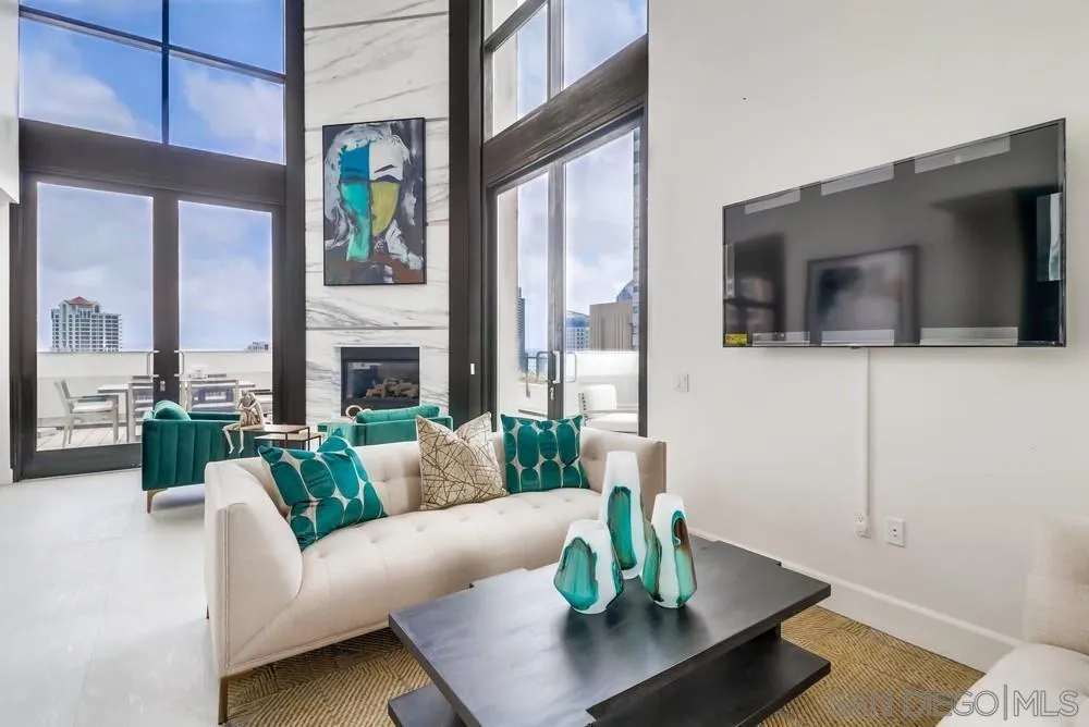 645 Front St 2201