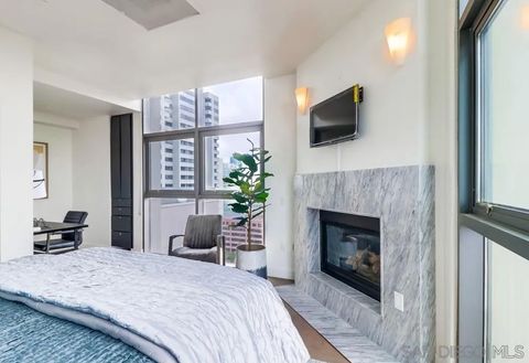 Tiny photo for 645 Front St #2201, San Diego, CA 92101 (MLS # 250032140)