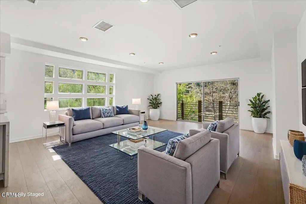 Photo of 1944 Seminole Drive, Agoura Hills, CA 91301 (MLS # V1-35620)