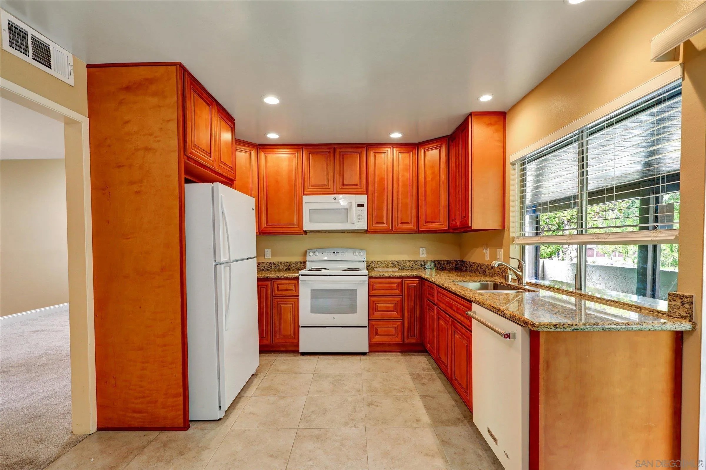 16470 Caminito Vecinos Unit 82