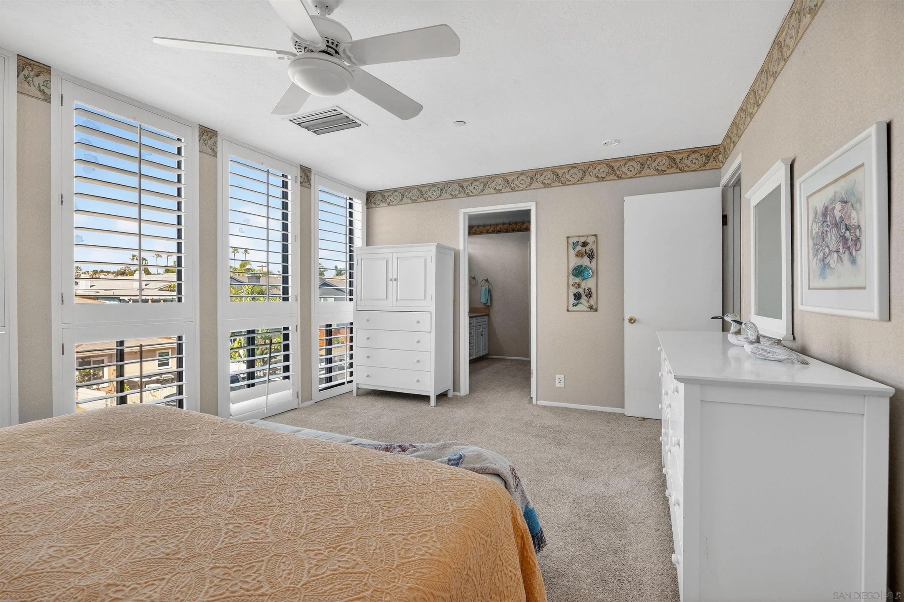 1125 Pacific Beach Dr 204