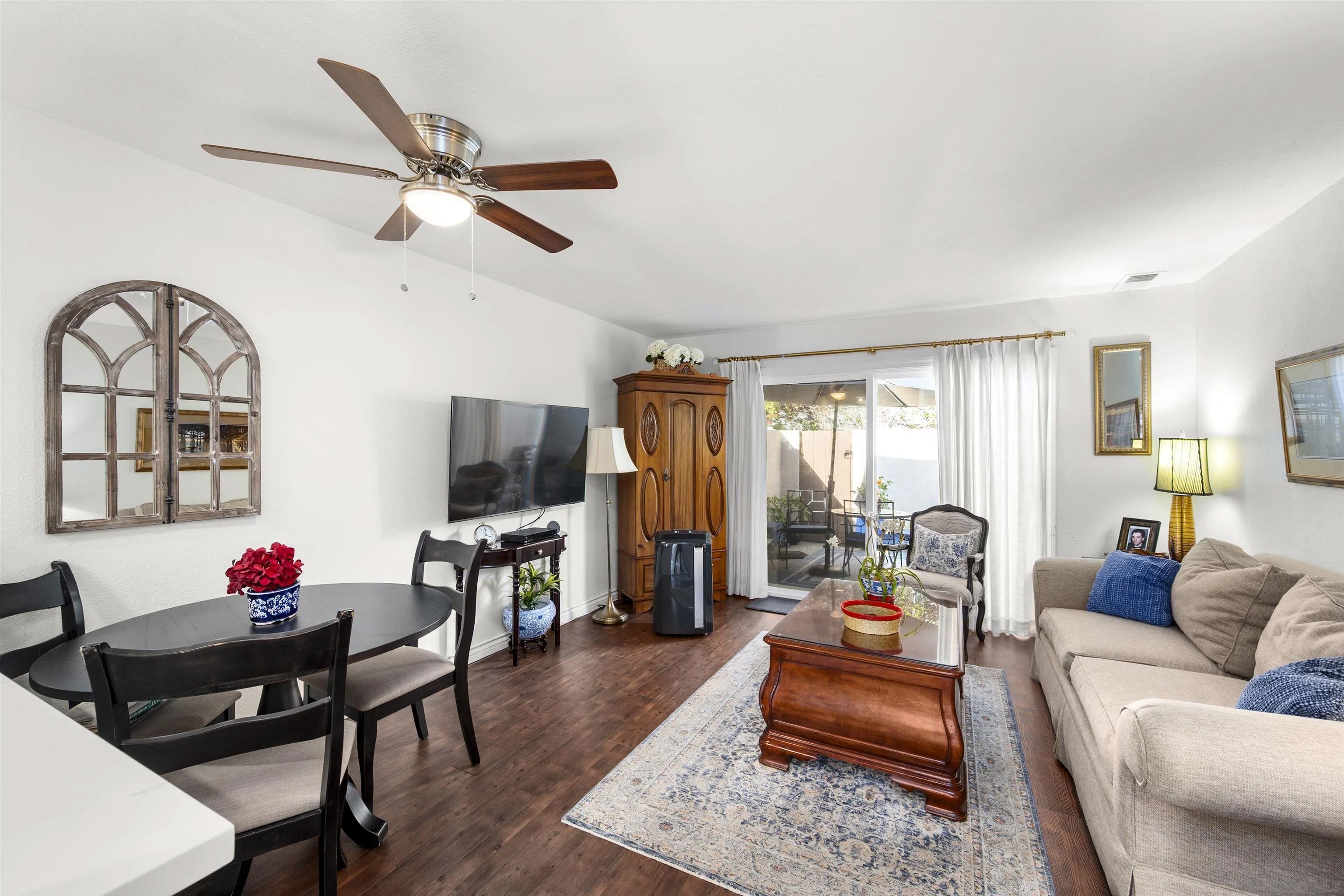 5606 Caminito Roberto