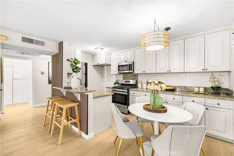 Tiny photo for 421 S La Fayette Park Place #624, Los Angeles, CA 90057 (MLS # TR25249309)