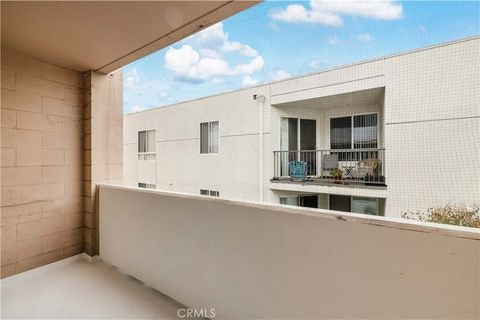 Tiny photo for 421 S La Fayette Park Place #624, Los Angeles, CA 90057 (MLS # TR25249309)