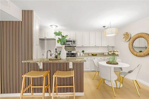 Tiny photo for 421 S La Fayette Park Place #624, Los Angeles, CA 90057 (MLS # TR25249309)