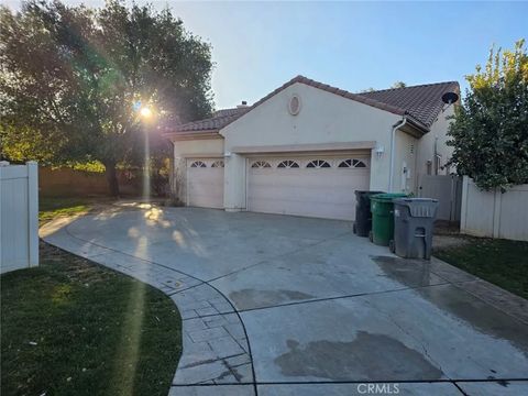 Photo of 1656 GOLDEN Way, Beaumont, CA 92223 (MLS # TR26020292)