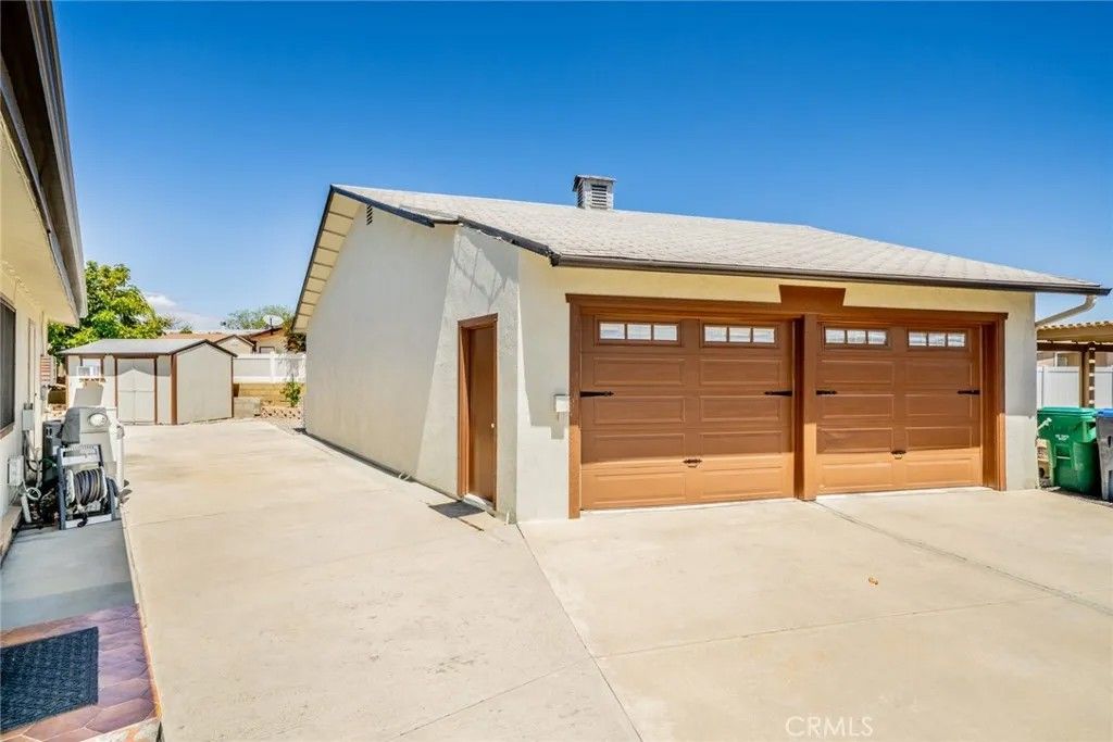 Photo of 38325 Via Ventoso, Murrieta, CA 92563 (MLS # MB26089472)