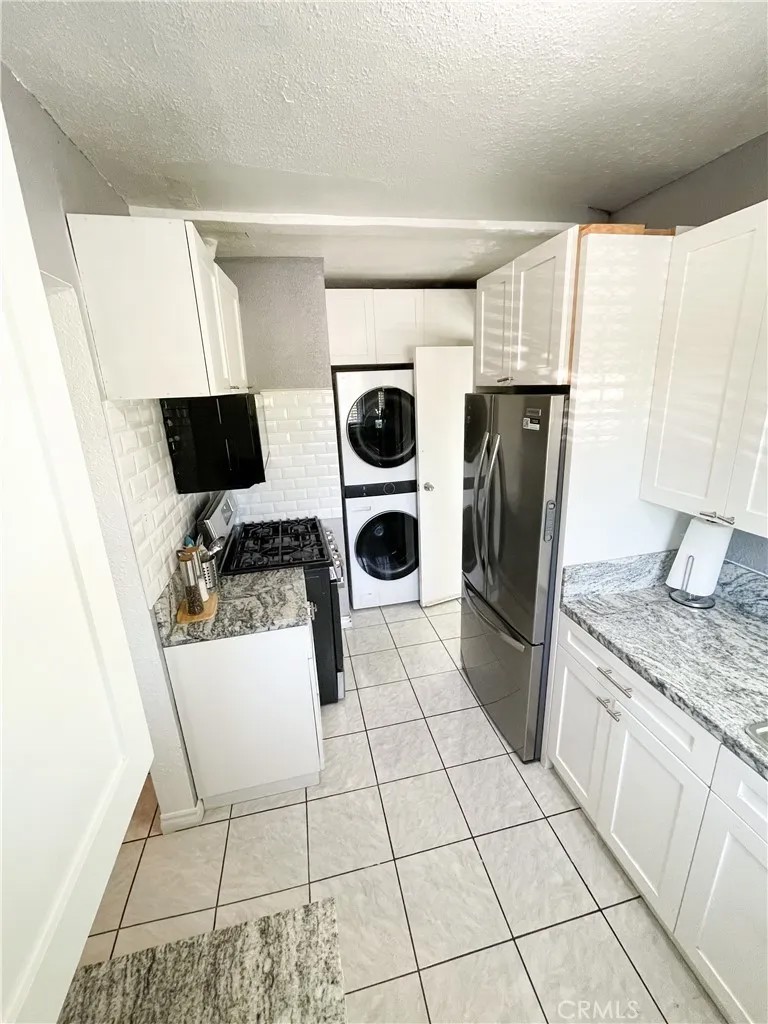 8205 Stanford