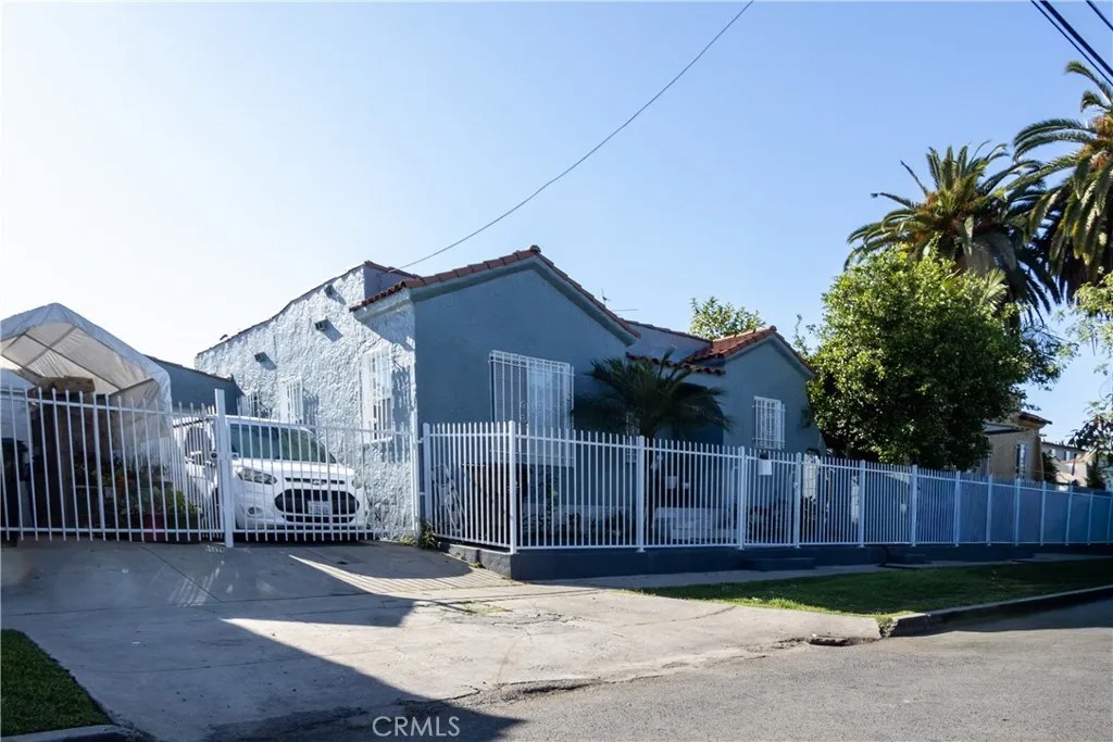 8205 Stanford