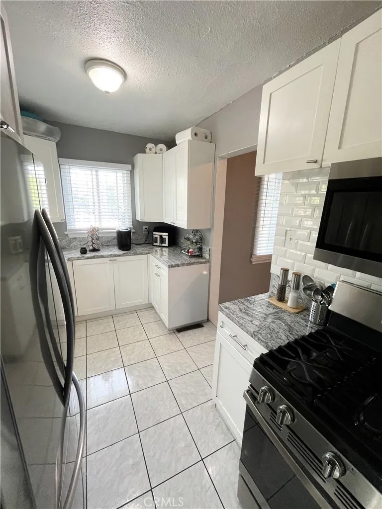 8205 Stanford